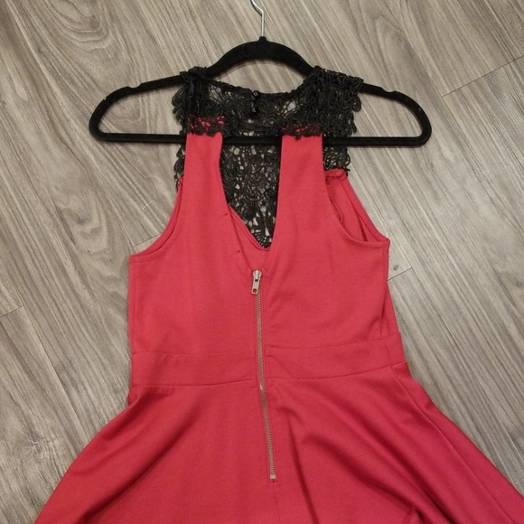 Lace collared dress - Picture 3 of 3